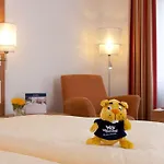 Welcome 4*