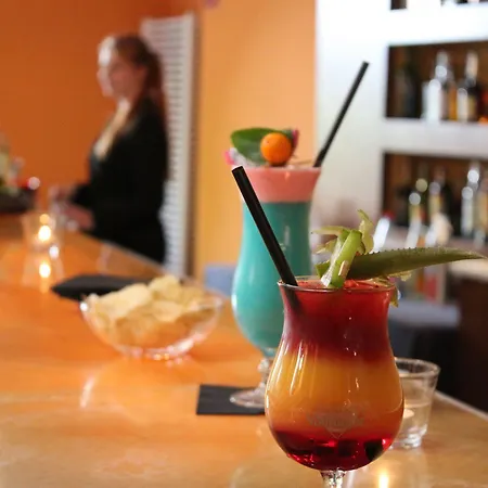 马尔堡迎宾酒店 酒店